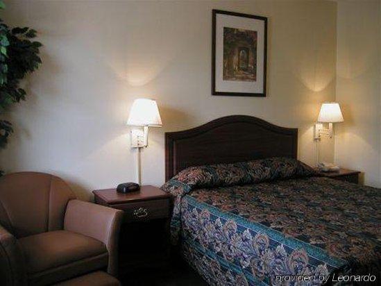 Intown Suites Extended Stay Chesapeake Va - I-64 Crossways Blvd Oda fotoğraf